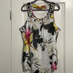 Madison Paige II ladies floral print blouse with detail neckline